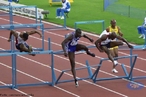 Nesta imagem observa-se trs fases da dos saltos sobre a barreira. <br><br> Palavras-chave: esporte, atletismo, barreira.
