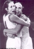 A foto  de Hortncia e Paula quando conquistaram o titulo mundial de 1994. <br><br> Palavras-chave: esporte, basquetebol, Hortncia, Paula, mundial de 1994.